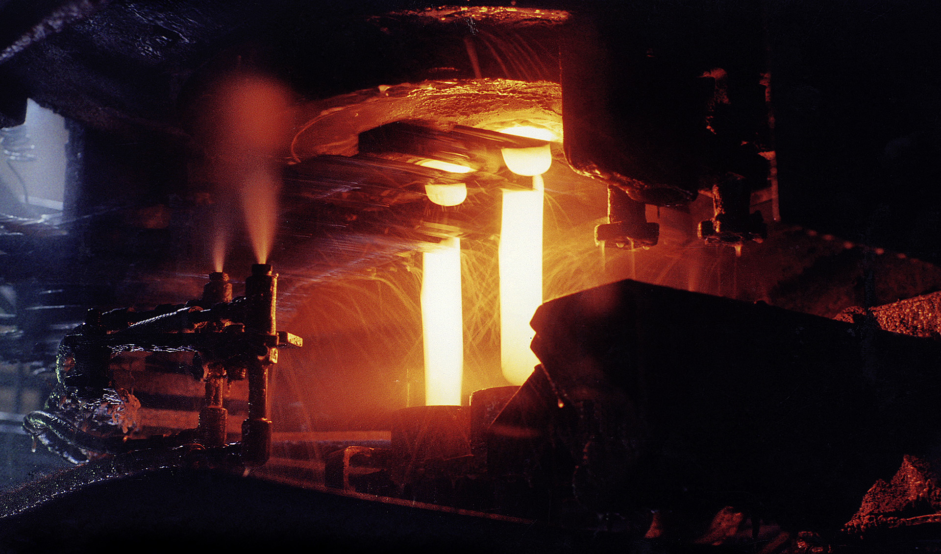Glass Pour, Firozabad — Triveni Glass